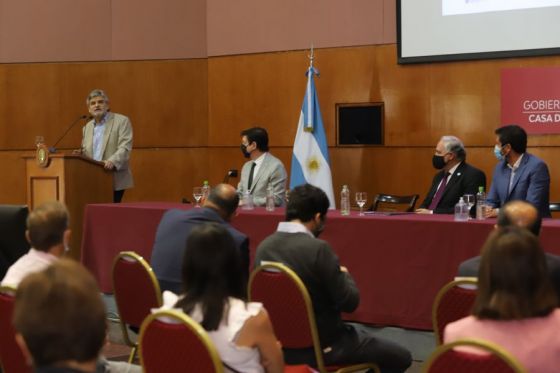 Es la primera vez que Salta diseña y dirige una línea de financiamiento propia para el sector científico, tecnológico y de innovación.
