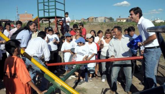 El Gobernador en Inauguración Plaza Palmeritas 3