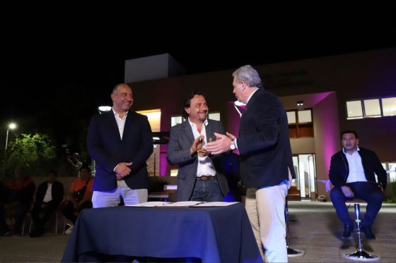 El gobernador Gustavo Sáenz inauguró el Centro Cultural de Pueblos Originarios de Tartagal, un nuevo espacio que albergará las diferentes expresiones culturales y artísticas de las comunidades guaraní, wichi, chané, toba, chulupi y chorote