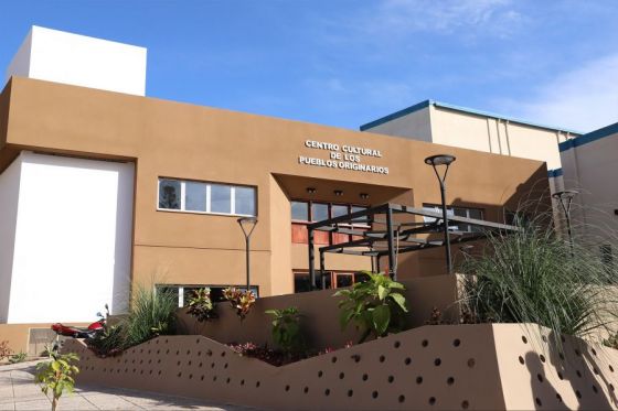 El gobernador Gustavo Sáenz inauguró el Centro Cultural de Pueblos Originarios de Tartagal, un nuevo espacio que albergará las diferentes expresiones culturales y artísticas de las comunidades guaraní, wichi, chané, toba, chulupi y chorote