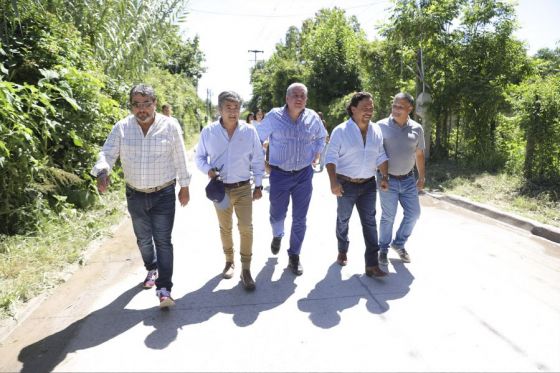 Recorrió tareas de infraestructura en el barrio Islas Malvinas, construcción de viviendas y anunció la licitación de 84 casas más en el municipio.