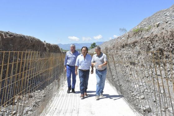 Recorrió tareas de infraestructura en el barrio Islas Malvinas, construcción de viviendas y anunció la licitación de 84 casas más en el municipio.