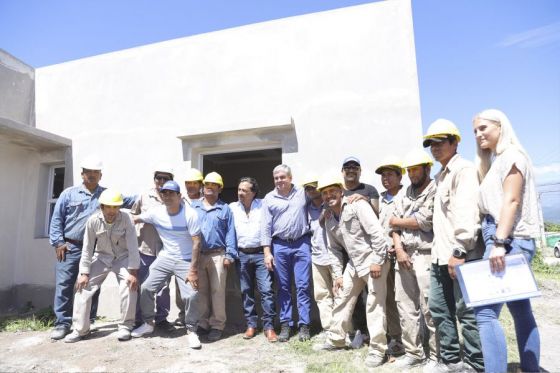 Recorrió tareas de infraestructura en el barrio Islas Malvinas, construcción de viviendas y anunció la licitación de 84 casas más en el municipio.