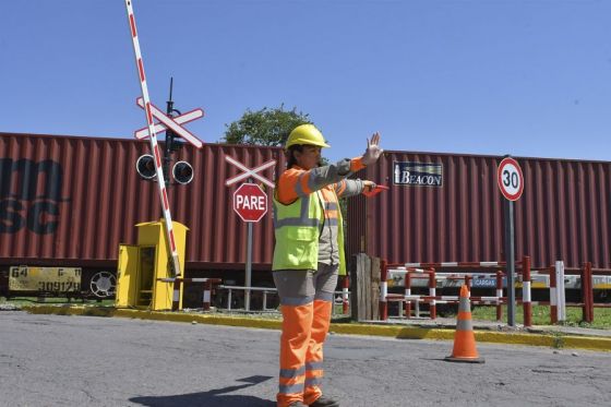 Comenzó en el paso a nivel de avenida Entre Ríos de la ciudad de Salta, donde trabaja personal de Trenes Argentinos Operaciones