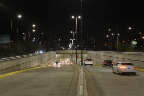 Con la presencia del gobernador Sáenz, se abrieron esta tarde los pasos vehiculares del bajo nivel en los sentidos Salta - San Lorenzo y San Lorenzo – Salta, los puentes que unen las avenidas Arenales y Savio y las colectoras correspondientes