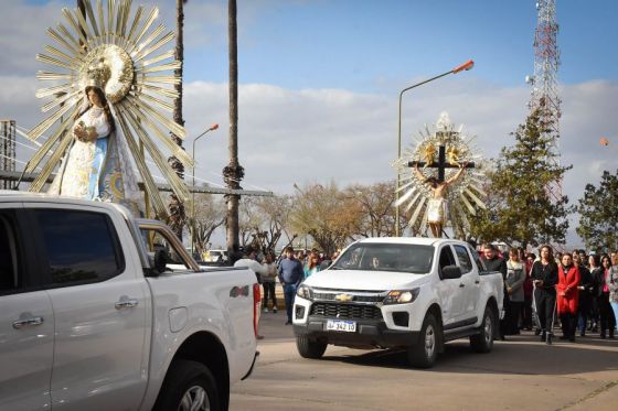 El gobernador Sáenz, junto al personal de la Administración Pública Provincial, recibió a los Santos Patronos que por segundo año consecutivo visitaron el Centro Cívico Grand Bourg