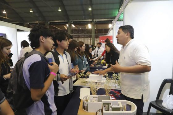 Por décimo tercer año se realiza la Expo Futuro, donde en 140 stands los estudiantes secundarios pueden conocer e interiorizarse de toda la oferta educativa del nivel superior