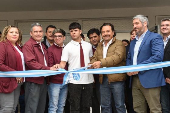 ”Seguimos apostando a la educación pública y lo seguiremos haciendo con más fuerzas, compromiso y sobre todo con una fuerte mirada federal”, dijo el Gobernador al inaugurar el edificio del Colegio Secundario San Francisco Solano de El Galpón