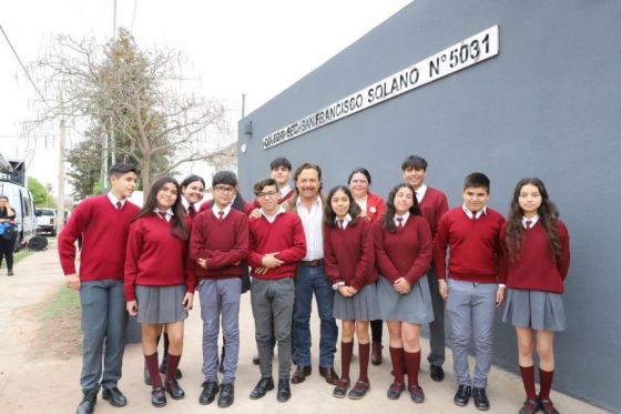 ”Seguimos apostando a la educación pública y lo seguiremos haciendo con más fuerzas, compromiso y sobre todo con una fuerte mirada federal”, dijo el Gobernador al inaugurar el edificio del Colegio Secundario San Francisco Solano de El Galpón