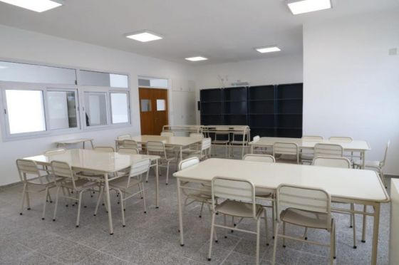”Seguimos apostando a la educación pública y lo seguiremos haciendo con más fuerzas, compromiso y sobre todo con una fuerte mirada federal”, dijo el Gobernador al inaugurar el edificio del Colegio Secundario San Francisco Solano de El Galpón
