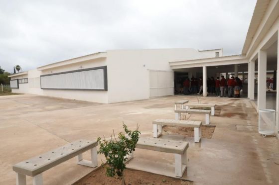 ”Seguimos apostando a la educación pública y lo seguiremos haciendo con más fuerzas, compromiso y sobre todo con una fuerte mirada federal”, dijo el Gobernador al inaugurar el edificio del Colegio Secundario San Francisco Solano de El Galpón