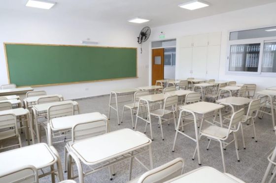 ”Seguimos apostando a la educación pública y lo seguiremos haciendo con más fuerzas, compromiso y sobre todo con una fuerte mirada federal”, dijo el Gobernador al inaugurar el edificio del Colegio Secundario San Francisco Solano de El Galpón