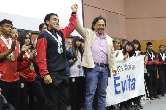 El gobernador Sáenz felicitó a la delegación que representó a la provincia en Mar del Plata, logrando 76 medallas: 29 de oro, 25 de plata y 22 de bronce