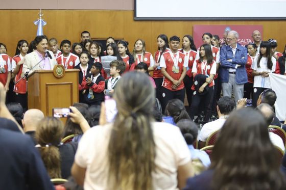 El gobernador Sáenz felicitó a la delegación que representó a la provincia en Mar del Plata, logrando 76 medallas: 29 de oro, 25 de plata y 22 de bronce