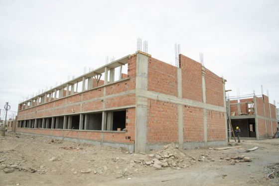 Se trata del nuevo edificio de la escuela técnica Nikola Tesla y la Terminal de Ómnibus