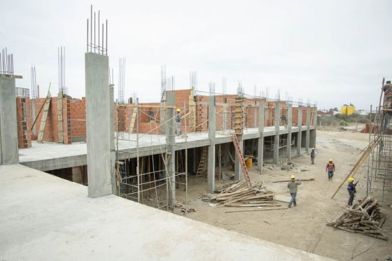 Se trata del nuevo edificio de la escuela técnica Nikola Tesla y la Terminal de Ómnibus