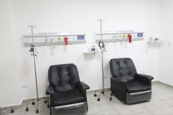 El gobernador Gustavo Sáenz recorrió las nuevas instalaciones del sector de Oncología para mujeres en el Hospital Público Materno Infantil que permitirán aumentar la capacidad de respuesta, la calidad del servicio y la comodidad de las pacientes