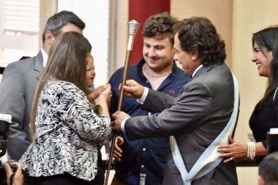 Tras prestar el juramento constitucional en la Asamblea Legislativa, el Gobernador dijo que en los siguientes cuatro años continuará defendiendo los intereses de Salta para que lleguen obras y servicios a todos los rincones de la provincia