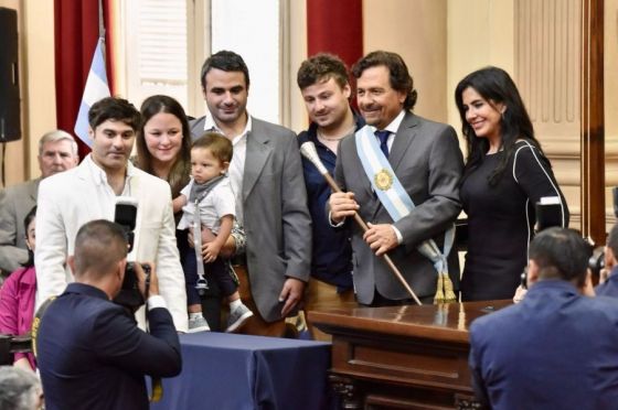 Tras prestar el juramento constitucional en la Asamblea Legislativa, el Gobernador dijo que en los siguientes cuatro años continuará defendiendo los intereses de Salta para que lleguen obras y servicios a todos los rincones de la provincia