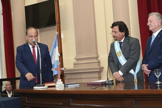 El acto protocolar se cumplió en el recinto de la Legislatura de Salta, donde asumieron los ministros del Ejecutivo provincial y la Secretaria General de la Gobernación