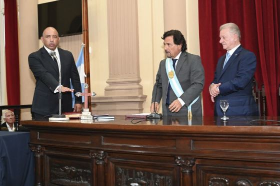 El acto protocolar se cumplió en el recinto de la Legislatura de Salta, donde asumieron los ministros del Ejecutivo provincial y la Secretaria General de la Gobernación