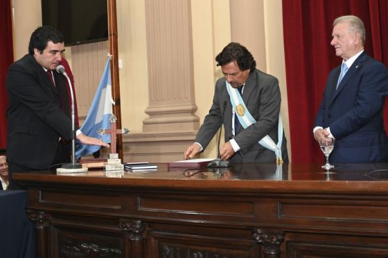 El acto protocolar se cumplió en el recinto de la Legislatura de Salta, donde asumieron los ministros del Ejecutivo provincial y la Secretaria General de la Gobernación