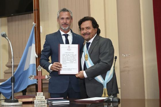 El acto protocolar se cumplió en el recinto de la Legislatura de Salta, donde asumieron los ministros del Ejecutivo provincial y la Secretaria General de la Gobernación