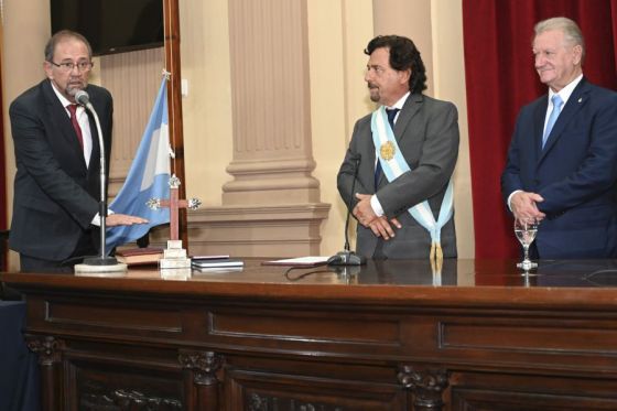 El acto protocolar se cumplió en el recinto de la Legislatura de Salta, donde asumieron los ministros del Ejecutivo provincial y la Secretaria General de la Gobernación
