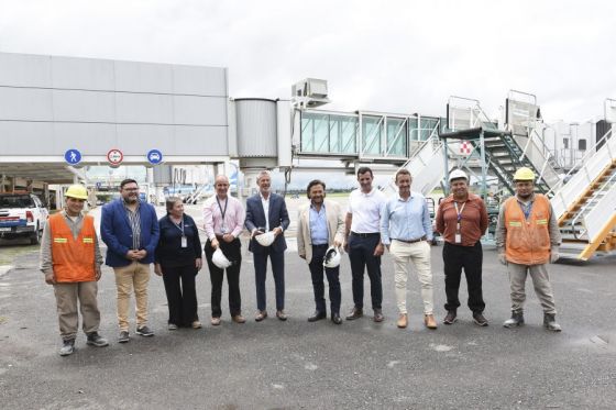En el Aeropuerto Internacional Martín Miguel de Güemes continúan las obras de ampliación y remodelación, que supervisó el gobernador Gustavo Sáenz. La primera etapa, con finalización prevista para el mes de marzo