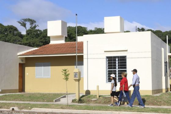 Esta vez, 157 familias de la Asociación de Mujeres por Trabajo y Vivienda Digna de Metán, se convirtieron en propietarias de su primera vivienda