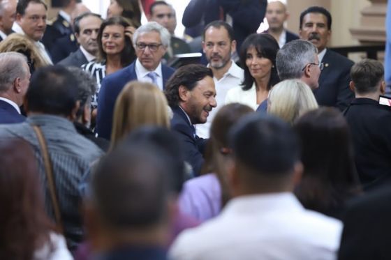 Durante la apertura del periodo legislativo, el Gobernador remarcó que hay una continuidad jurídica que el Estado nacional debe respetar. Nuevamente llamó a un acuerdo nacional “para construir con grandeza y respeto. Las elecciones ya terminaron”