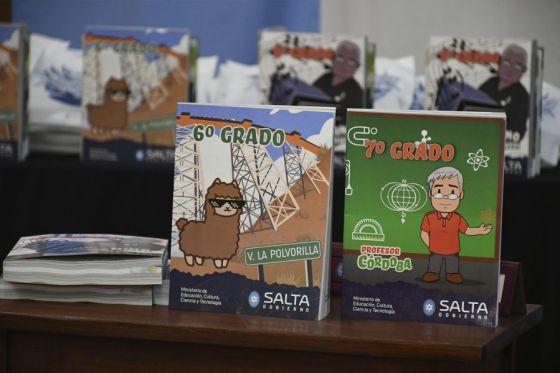 Los alumnos salteños del nivel primario recibirán más de 250 mil manuales de estudio y kits escolares, que el gobernador Gustavo Sáenz entregó simbólicamente a los chicos de 1° a 7° grado de la escuela N°4741 Gustavo “Cuchi” Leguizamón.