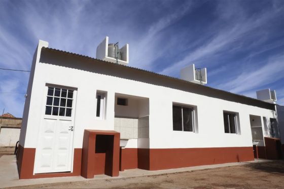 Además recorrió la primera etapa de iluminación en la ruta 5 desde Saravia a Burela. También felicitó a los recientes adjudicatarios de 10 casas.