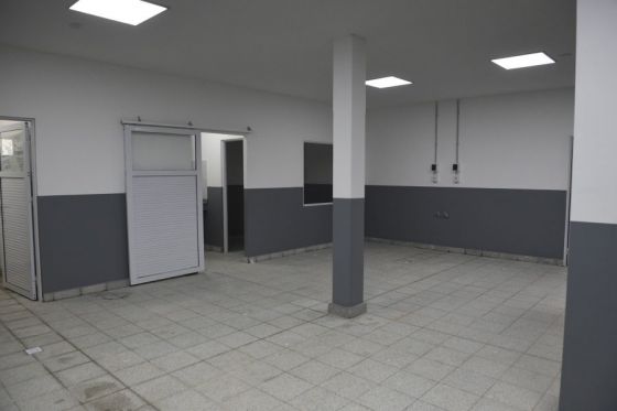 La nueva prestación estará en el hospital Oscar Costas y será uno de los cinco servicios en hospitales públicos de la provincia. Además Sáenz verificó obras de remodelación en el Complejo Deportivo Municipal.