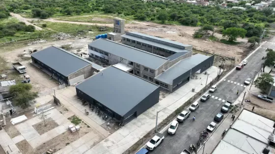El establecimiento educativo, ubicado en General Güemes, se encuentra en su etapa final y fortalecerá la educación técnica en la región. La obra avanza por gestiones del mandatario provincial ante el Gobierno nacional