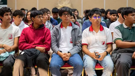 El Gobernador encabezó el inicio de “Solve for Tomorrow” de Samsung en Salta, elegida para lanzar el programa educativo tras el triunfo nacional del proyecto “Solar Pack” de Campo Quijano