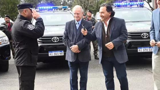 El Gobernador entregó camionetas 0 km destinadas a áreas operativas especiales y municipios del interior