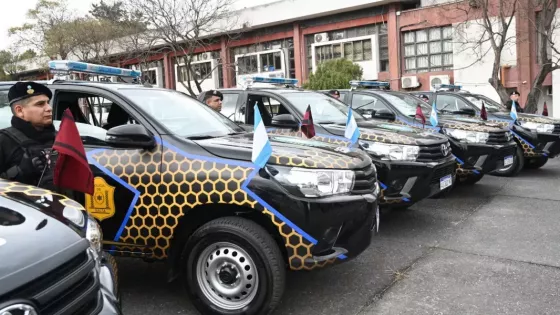 El Gobernador entregó camionetas 0 km destinadas a áreas operativas especiales y municipios del interior