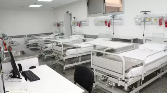 El Gobernador inauguró el renovado servicio de emergencia del hospital Señor del Milagro