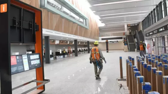 Los trabajos registran un 70% de avance y comprenden el nuevo hall principal, mostradores de check-in, ampliación del sector de embarque doméstico, incorporación de nuevos espacios comerciales y oficinas de los organismos de control