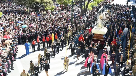 El gobernador Sáenz participó de la histórica procesión y renovación del Pacto de Fidelidad que, con el lema “Señor del Milagro, Tú eres nuestra paz