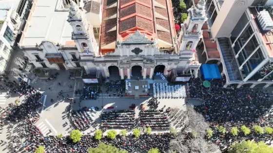 El gobernador Sáenz participó de la histórica procesión y renovación del Pacto de Fidelidad que, con el lema “Señor del Milagro, Tú eres nuestra paz