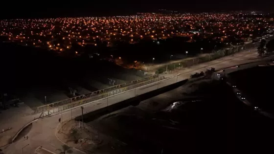 Es el primero de los proyectados sobre el río Vaqueros. También comprende el nuevo sistema de iluminación y el acceso pavimentado en el sector oeste de la Ruta Nacional 9, entre la rotonda El Quirquincho hasta el puente