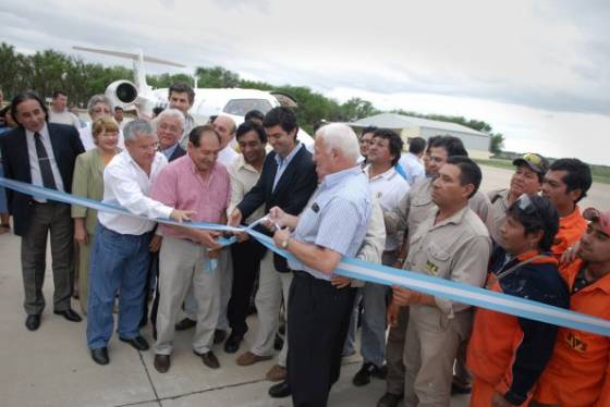 Juan manuel Urtubey en el Aeropuerto de Mosconi, Salta 3