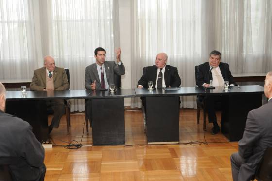 Gobernador en la UBA.