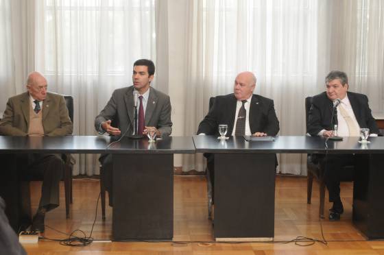 Gobernador en la UBA.