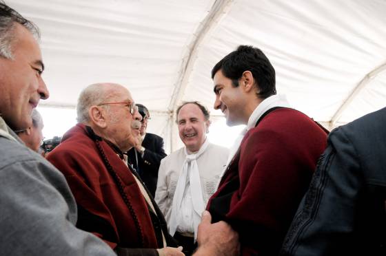 Gobernador con agrupacion tradicionalista