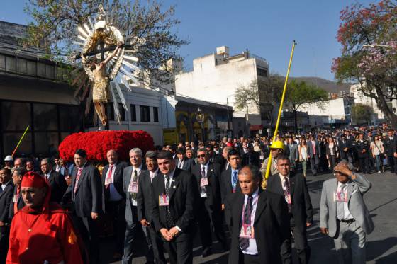 El pueblo de Salta renovó el Pacto de Fidelidad con el Señor y la Virgen del Milagro.