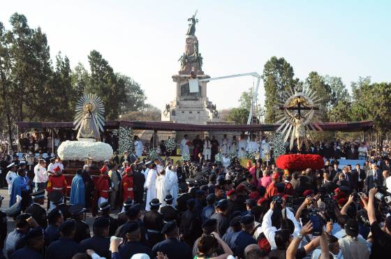 El pueblo de Salta renovó el Pacto de Fidelidad con el Señor y la Virgen del Milagro.