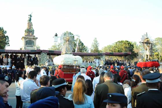El pueblo de Salta renovó el Pacto de Fidelidad con el Señor y la Virgen del Milagro.